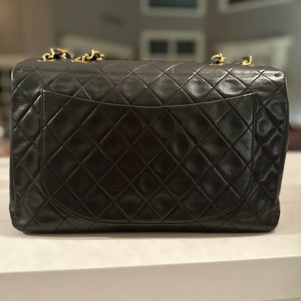 CHANEL Maxi Jumbo 34 Quilted Matelasse XL Lambskin vintage Crossbody flap Bag CC - Picture 2 of 15